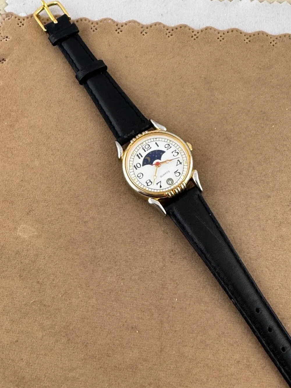 Vintage Moonphase Watch with Date New Black Strap